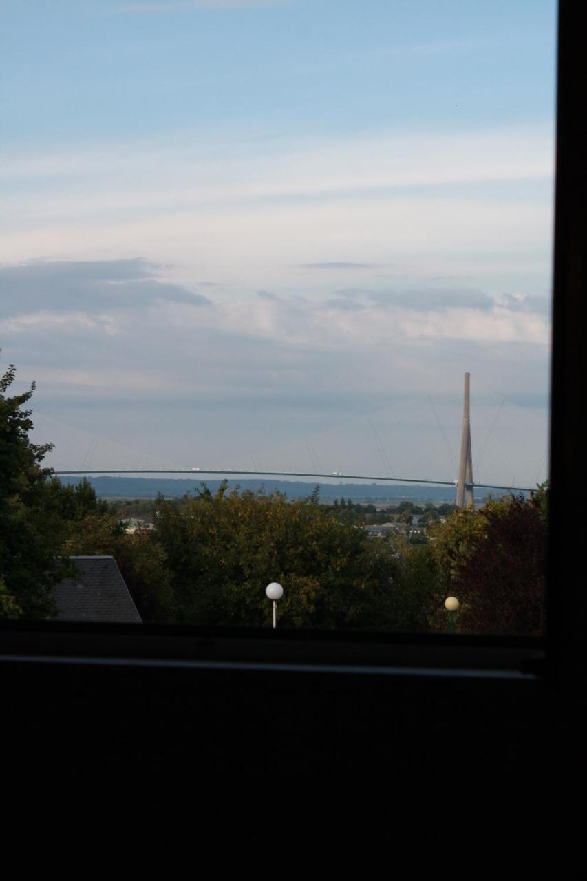La Succursalle Honfleur Buitenkant foto